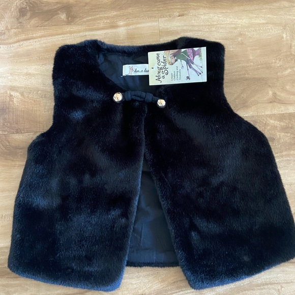 doe a dear Other - Little Who by Doe A Dear NWT Girls Size 4 Black Fur Vest Shawl